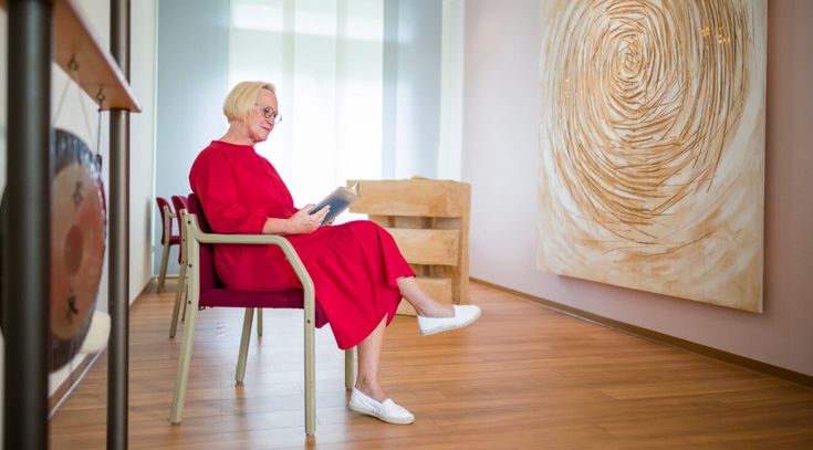 Patientin im Raum der Stille Raum der Stille