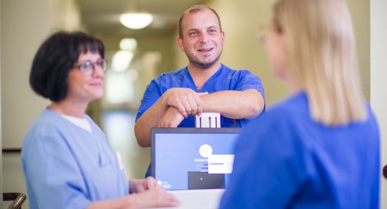 Kollegen im Gespräch